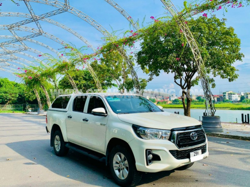 Xe Toyota Hilux 2.4E 4x2 AT 2019