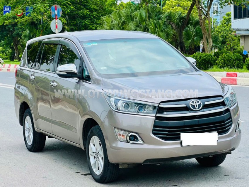 Toyota Innova 2.0E 2016